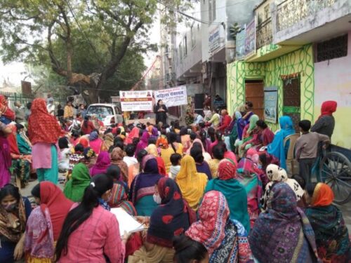 Celebration of Constitution day at Mahila Panchayat, Mangolpuri.    The program started with the Preamble reading by LAC Ms. Nidhi Tilak Raj