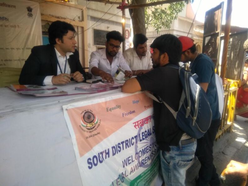 DLSA (SOUTH) ESTABLISHED LEGAL AID CLINICS/ HELP DESK AT CHATTARPUR TEMPLE ON 02.04.2017