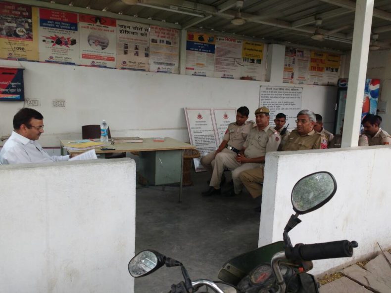 DLSA (SOUTH) ORGANIZED LEGAL LITERACY CLASSES AT POLICE STATION: FATEHPUR BERI ON 29.04.2017